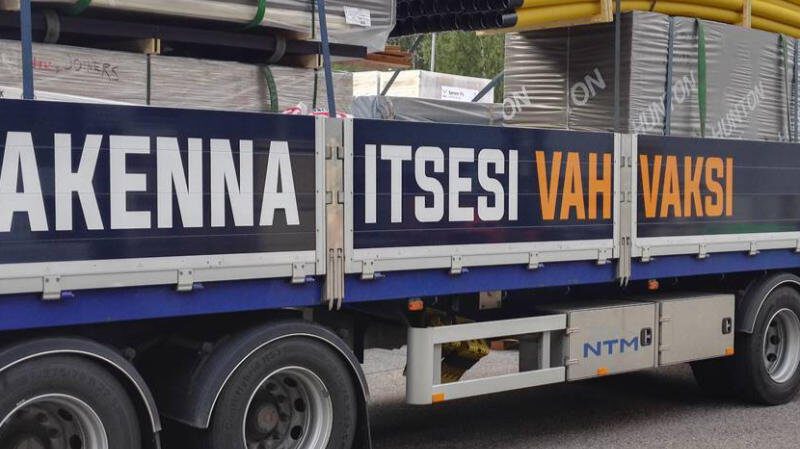 Novela teippasi Starkille 20 rekkaa ja perävaunua
